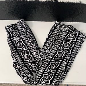 Boho flare pants. Black and white. Medium.